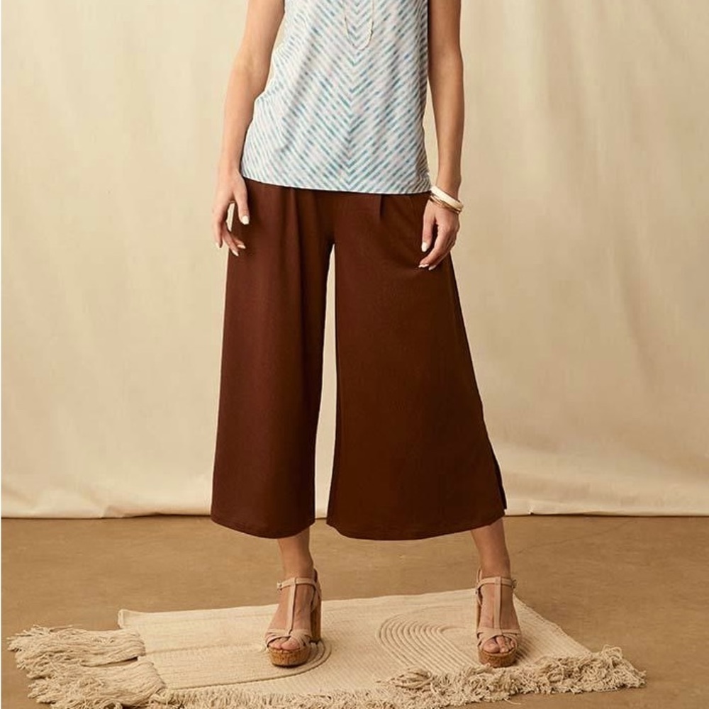 Brand new Matilda Jane wide leg crop pants size Medium